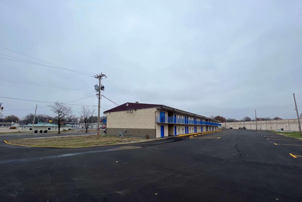 Super 8 By Wyndham Paducah I-24 Exit 4 Hotel Exterior photo