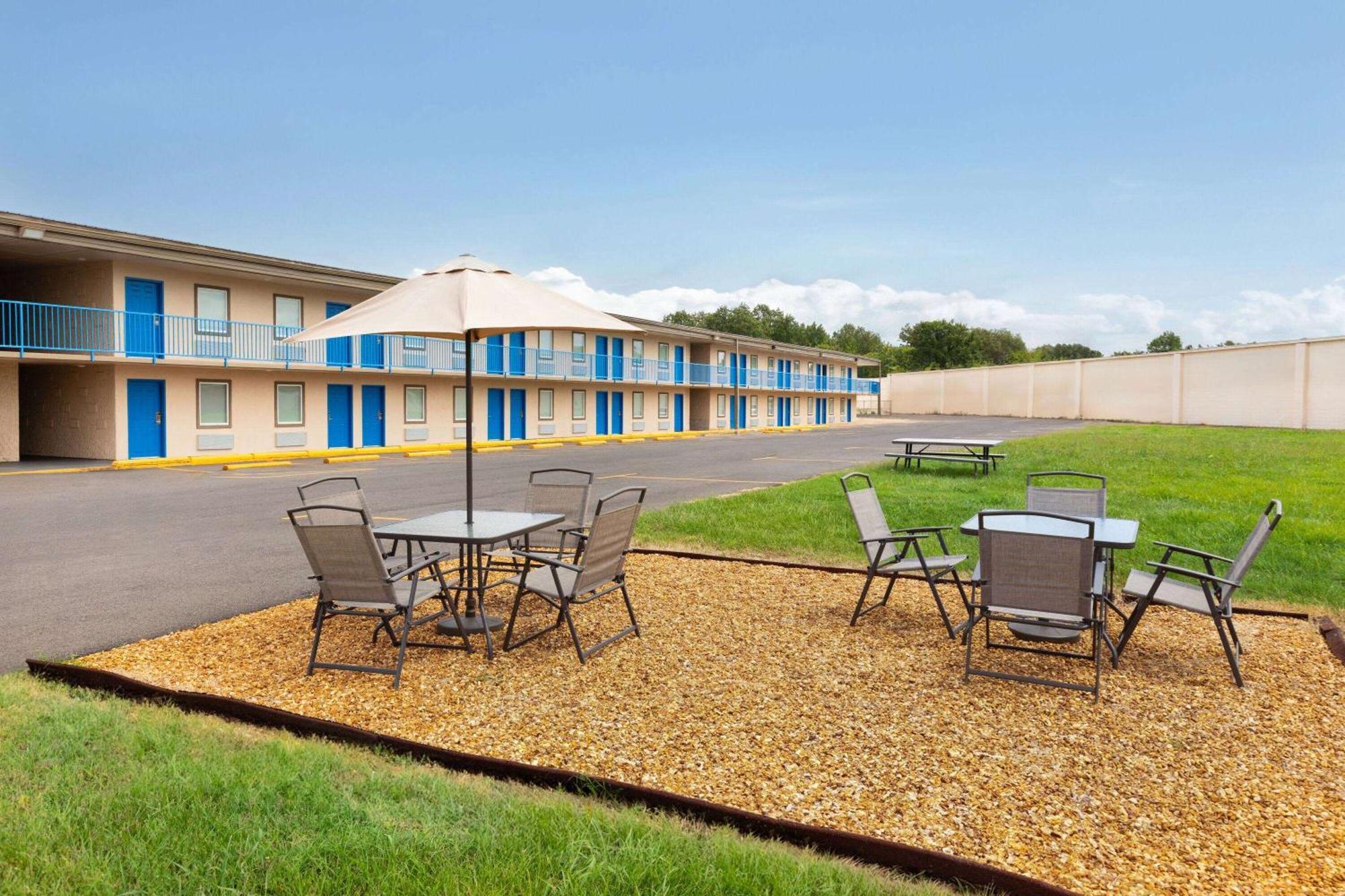 Super 8 By Wyndham Paducah I-24 Exit 4 Hotel Exterior photo